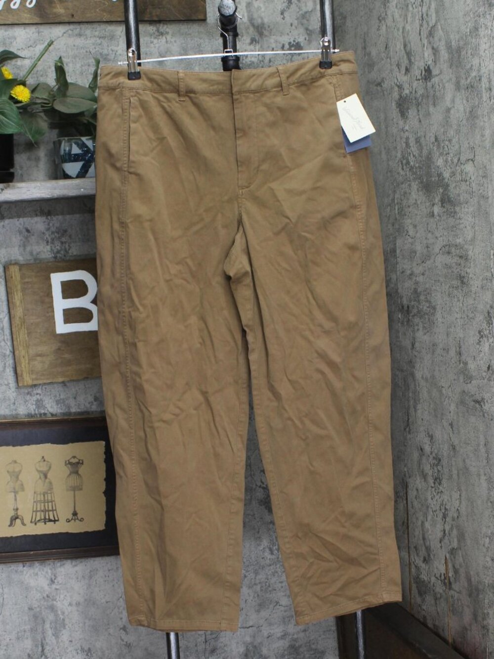 Universal Thread Brown Universal Thread High Rise Curved Leg Chino 14